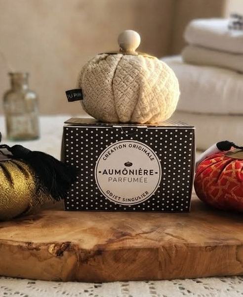 Aumônières parfumées