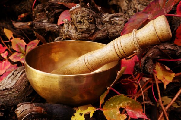 Metal singing bowl for relaxing and receiving healing vibrations